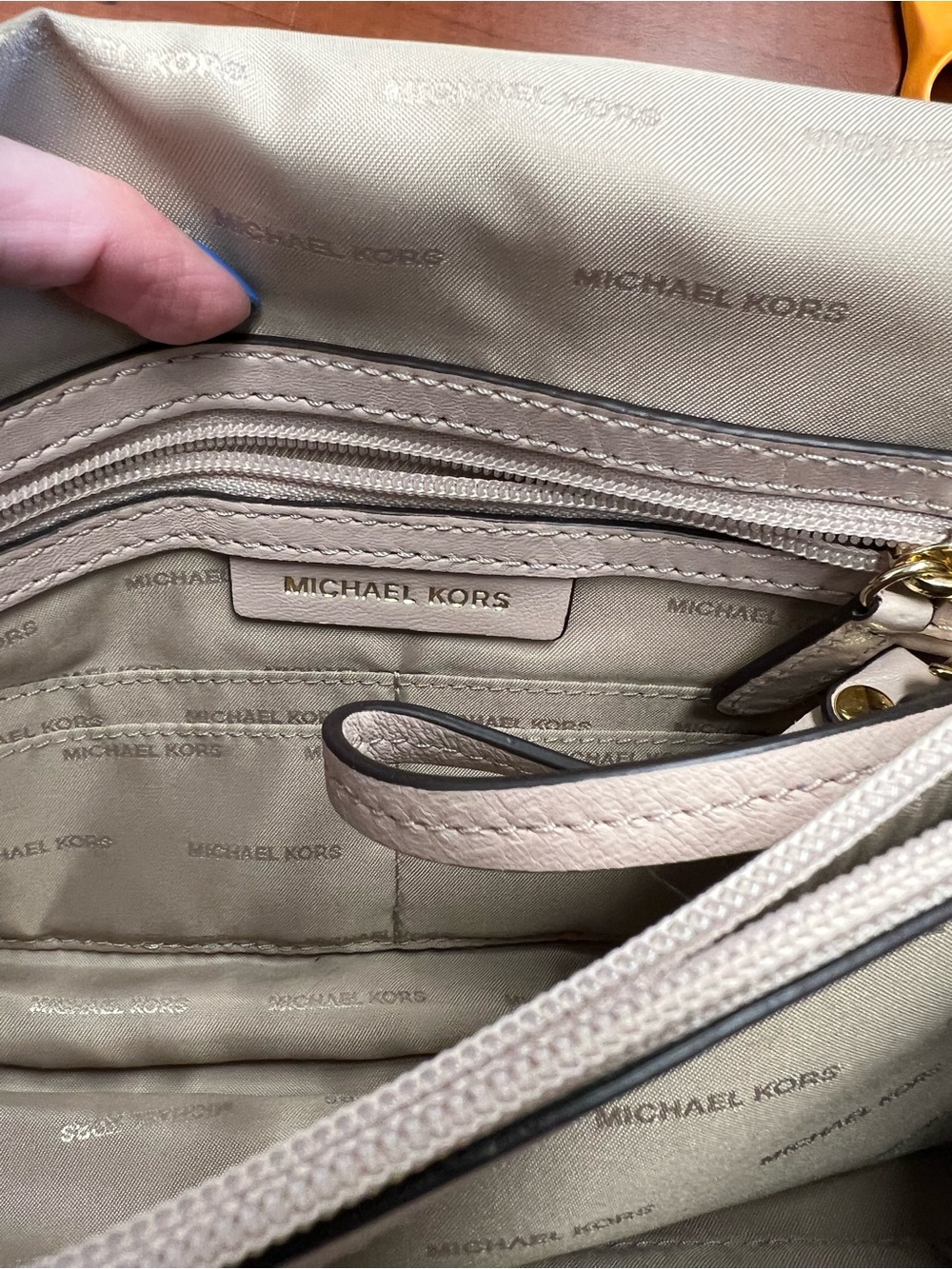 Michael Kors Quilted Sloan  Crossbody Bag in Pale Pink with Gold Hardware - Picture 9 of 13